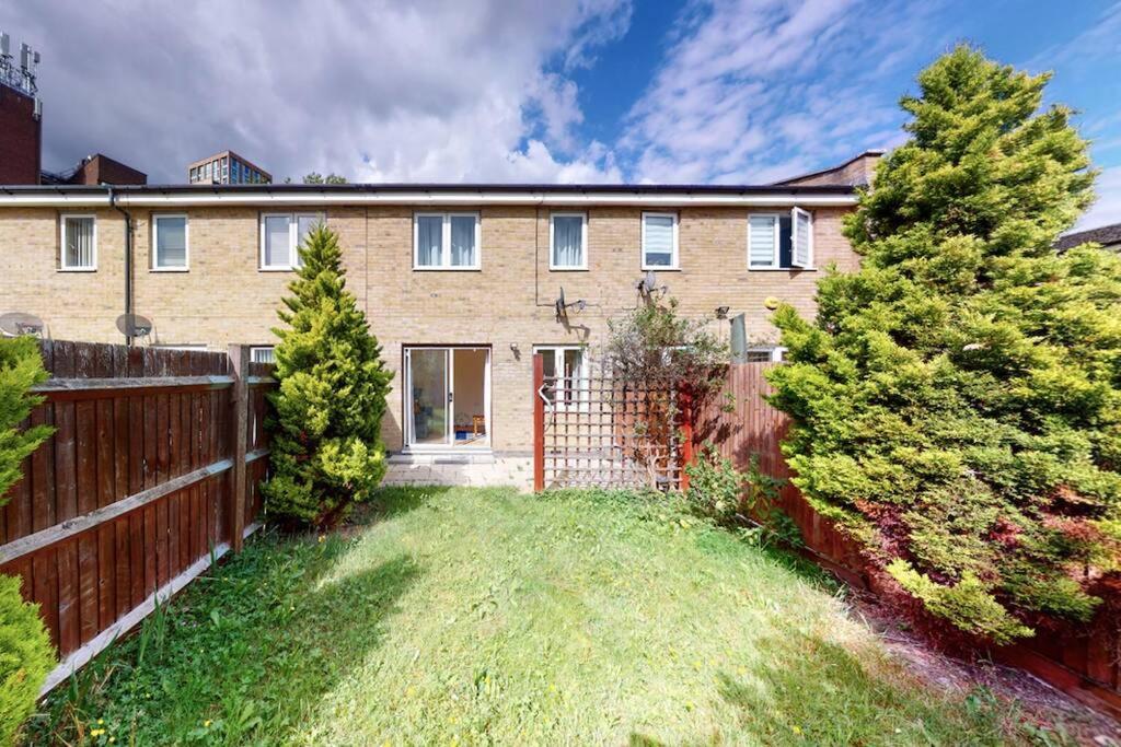 Super 2 Bed House With Privategarden London Exterior foto