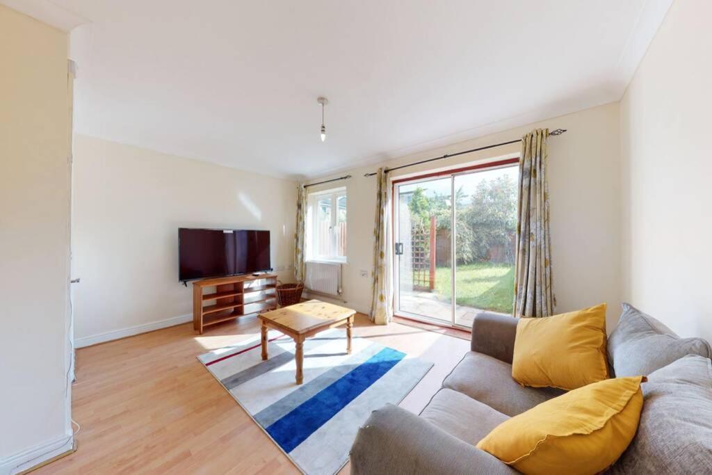 Super 2 Bed House With Privategarden London Exterior foto