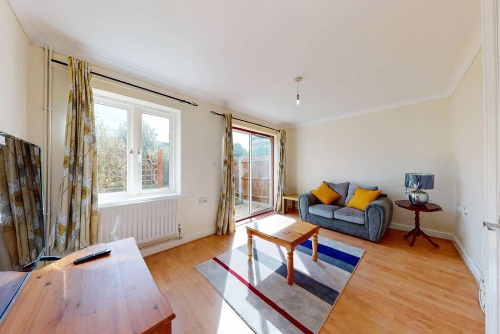 Super 2 Bed House With Privategarden London Exterior foto